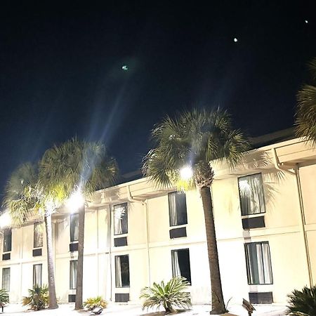 Regency Inn & Suites Pensacola Eksteriør bilde