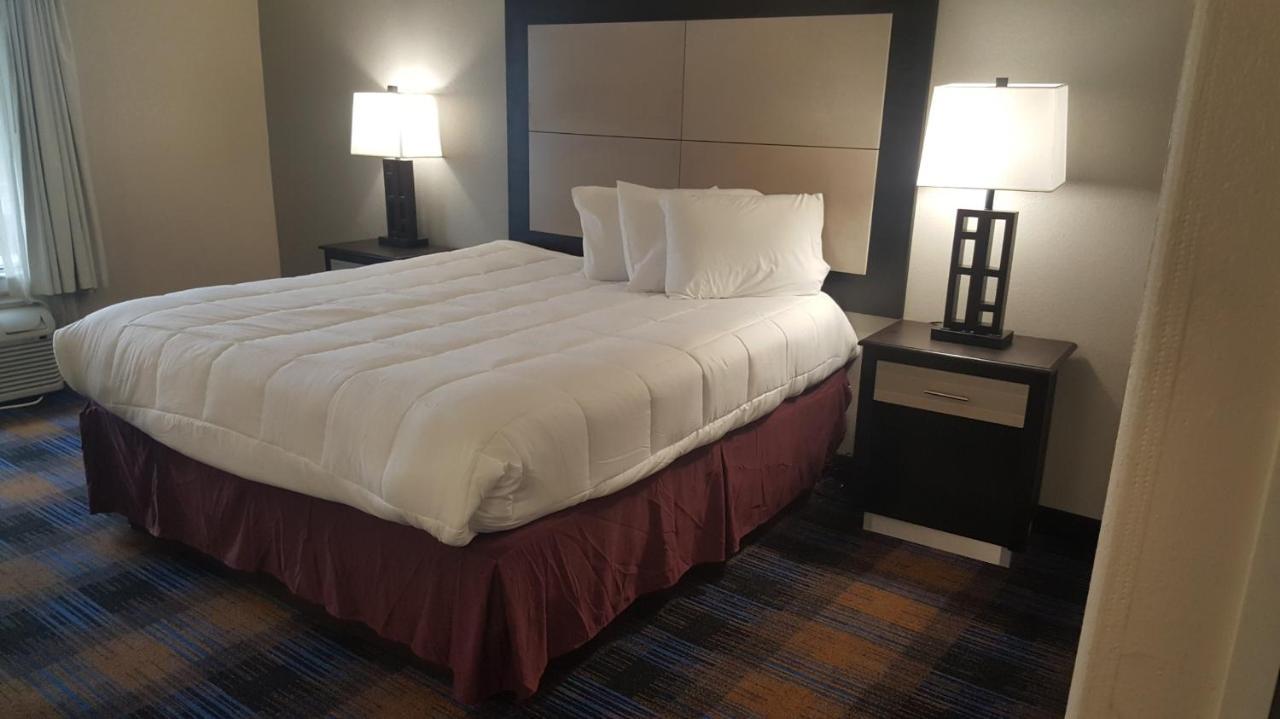 Regency Inn & Suites Pensacola Eksteriør bilde